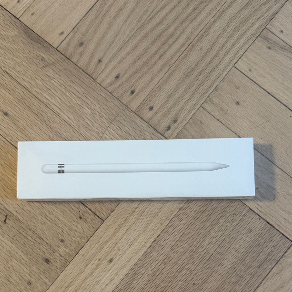 Apple White Pencil Stylus with Silver Accent